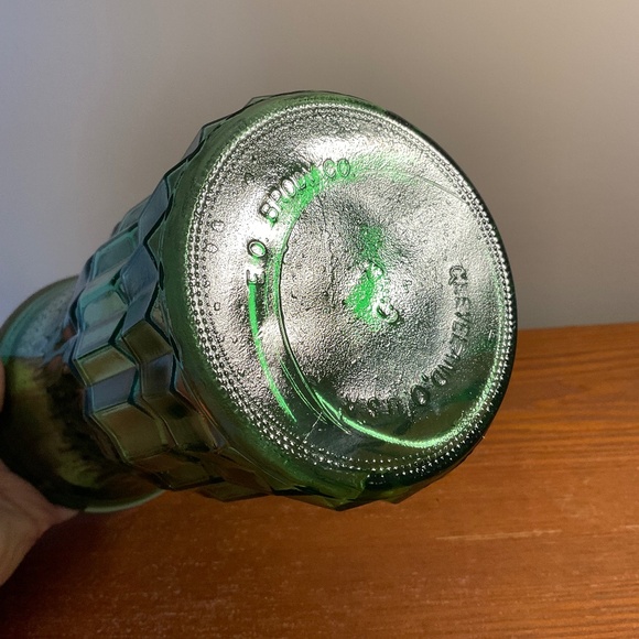 Vintage E.O. Brody Company Ribbed Green Glass Flower Vase 9.5” - Picture 13 of 16